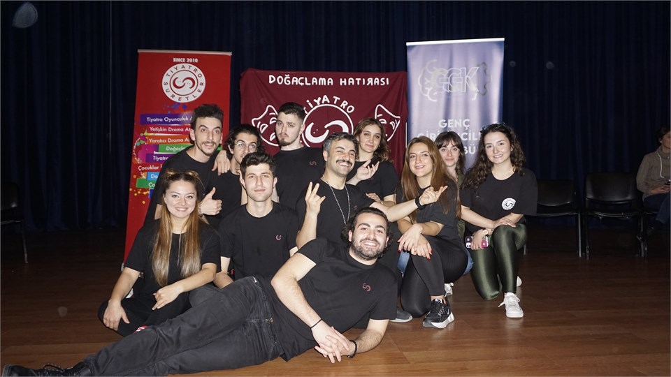 Tiyatro Suretler / Doğaçlama Tiyatro Gösterisi