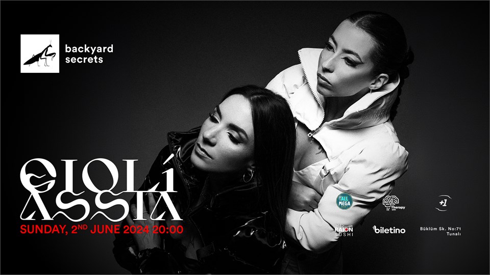 Gioli & Assia @ backyard secrets