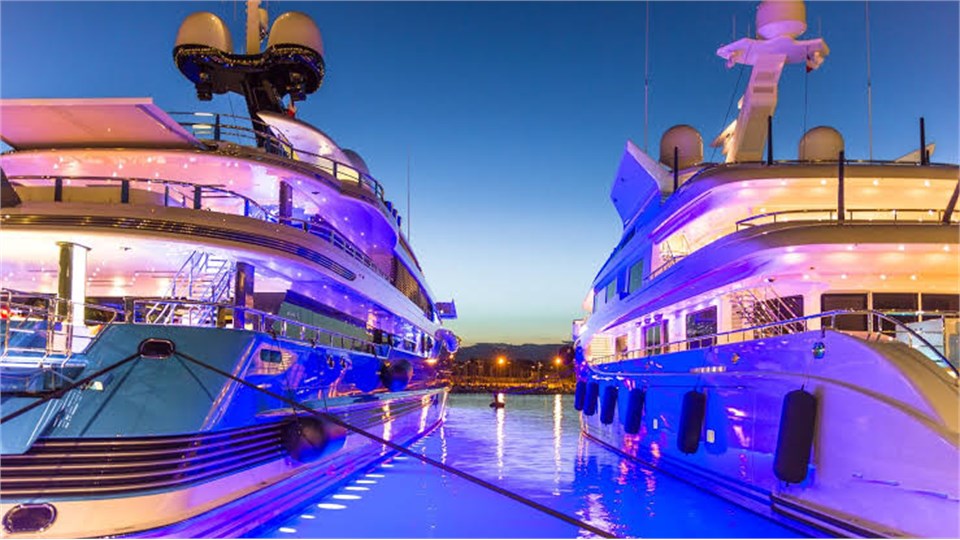 Welcome To University Yacht Party