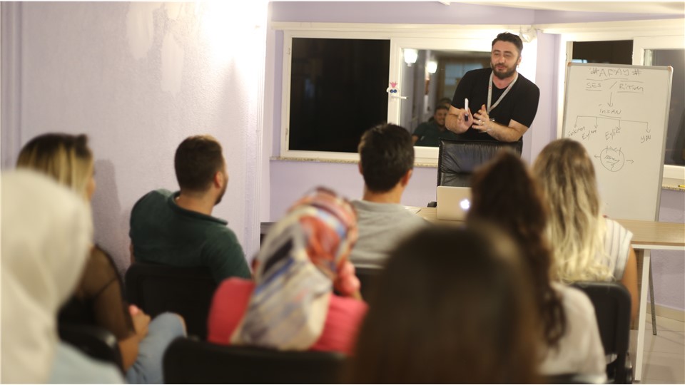 Yaratıcı Çocuklar Yetiştirmek "Müziğin Sihirli Etkileri" (Seminer)